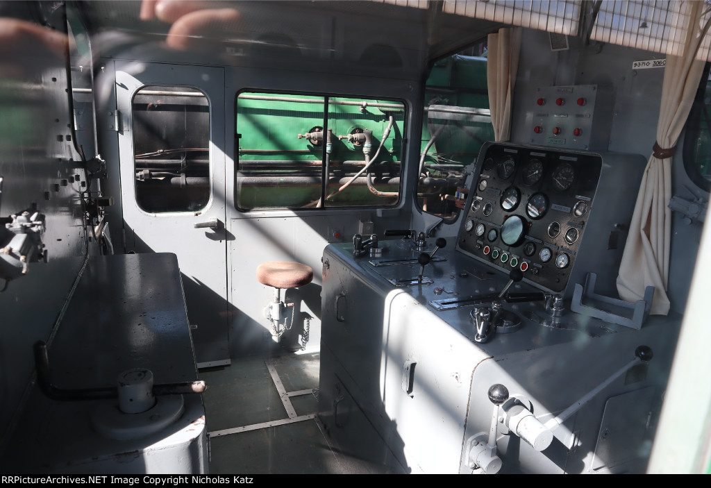 Cab of RENFE 306-001-9